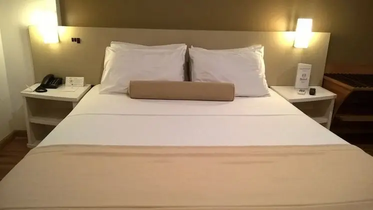 Premium Tek Büyük Yataklı Oda