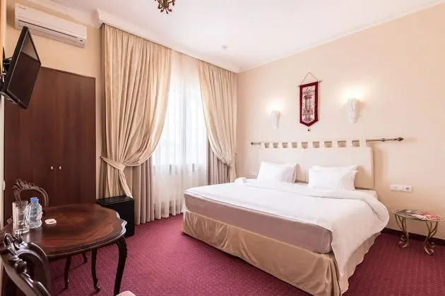 Comfort Tek Büyük veya İki Ayrı Yataklı Oda