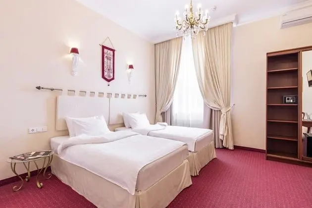 Standard Tek Büyük veya İki Ayrı Yataklı Oda