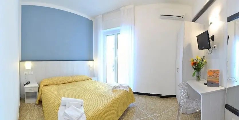 Tek Büyük veya İki Ayrı Yataklı Oda, Balkon