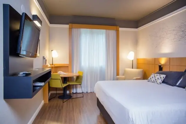 Luxury Tek Büyük Yataklı Oda