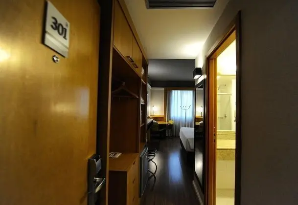 Luxury Tek Büyük Yataklı Oda