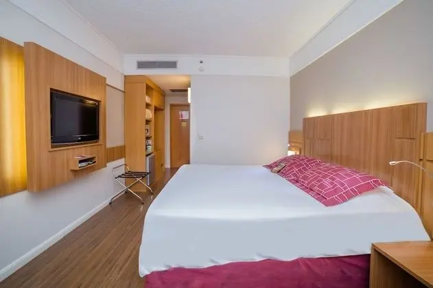 Luxury Tek Büyük Yataklı Oda