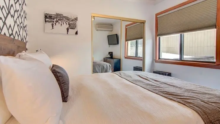 Süit, 1 Büyük (Queen) Boy Yatak ve Çekyat, Sigara İçilmez (Single Room Suite)