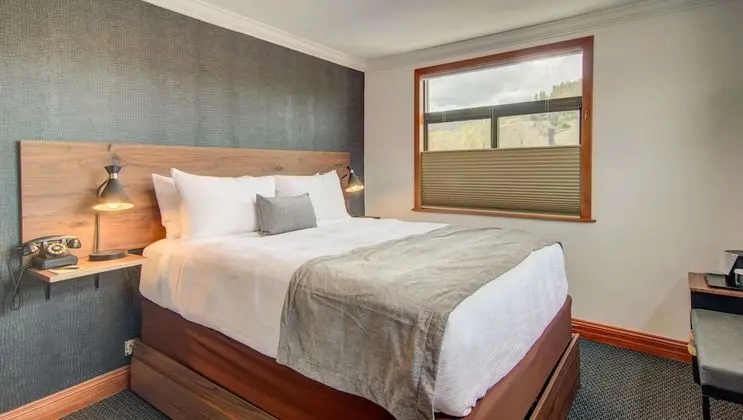 Superior Double Diamond Room with Queen Beds