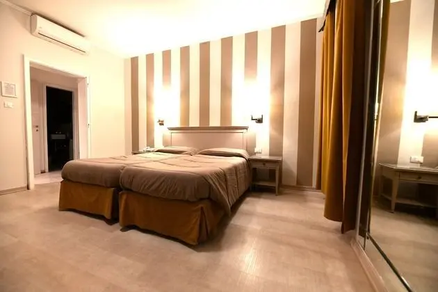 Comfort Tek Büyük veya İki Ayrı Yataklı Oda, Engellilere Uygun, Banyolu/Duşlu
