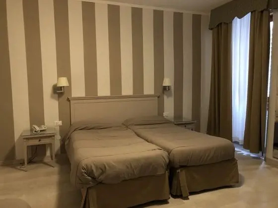 Comfort Tek Büyük veya İki Ayrı Yataklı Oda, Engellilere Uygun, Banyolu/Duşlu
