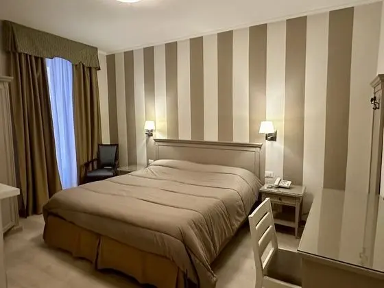 Comfort Tek Büyük veya İki Ayrı Yataklı Oda, Engellilere Uygun, Banyolu/Duşlu