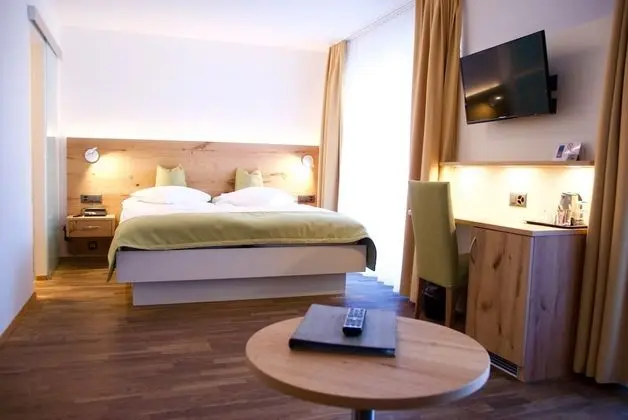 Standard Tek Büyük Yataklı Oda, Dağ Manzaralı