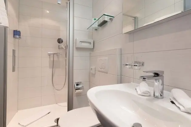 Tek Büyük Yataklı Oda, Dağ Manzaralı