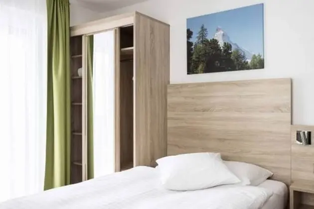 Tek Kişilik Oda, 1 Büyük (Queen) Boy Yatak