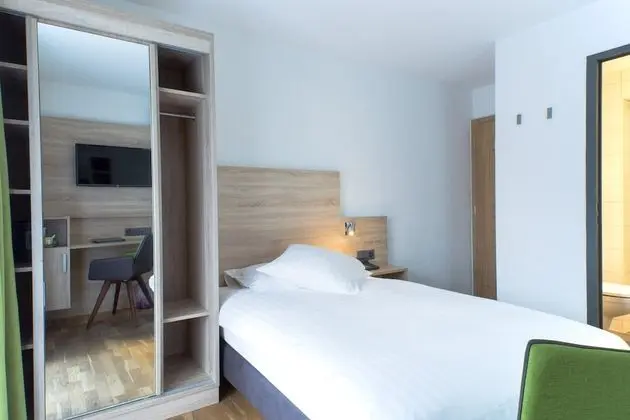 Tek Kişilik Oda, 1 Büyük (Queen) Boy Yatak