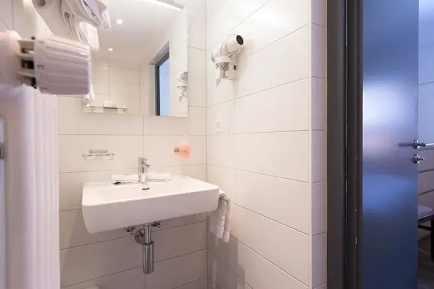 Tek Kişilik Oda, 1 Büyük (Queen) Boy Yatak