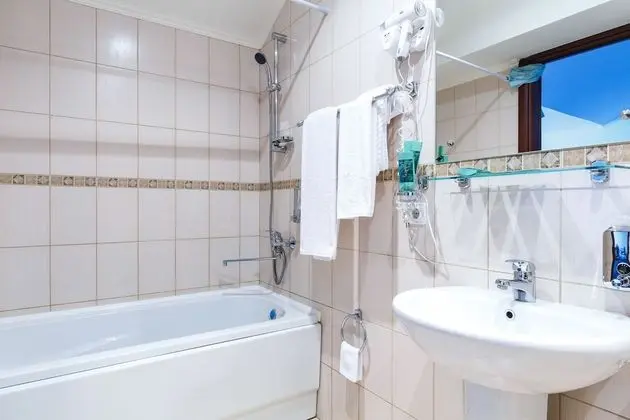 Basic Tek Büyük Yataklı Oda