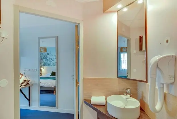 Standard Tek Büyük Yataklı Oda