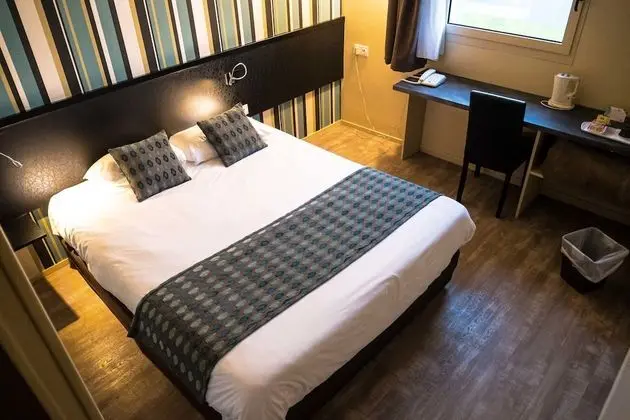 Comfort Tek Büyük Yataklı Oda