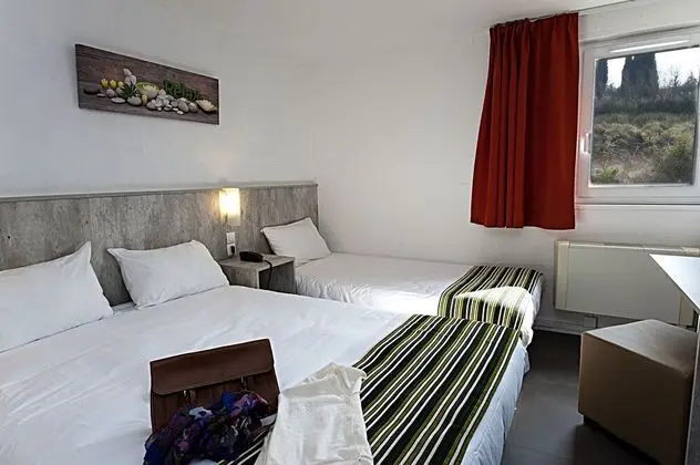 Üç Kişilik Oda (1 Double + 1 Single Bed)