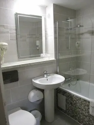 Üç Kişilik Oda (1 Double + 1 Single Bed)