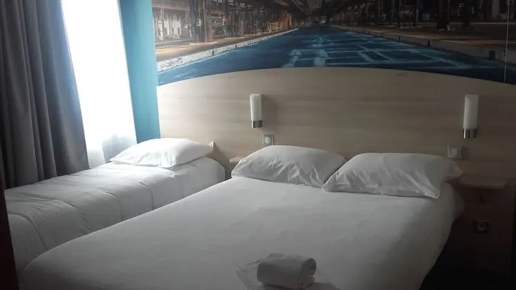 Standard Üç Kişilik Oda, Banyolu/Duşlu