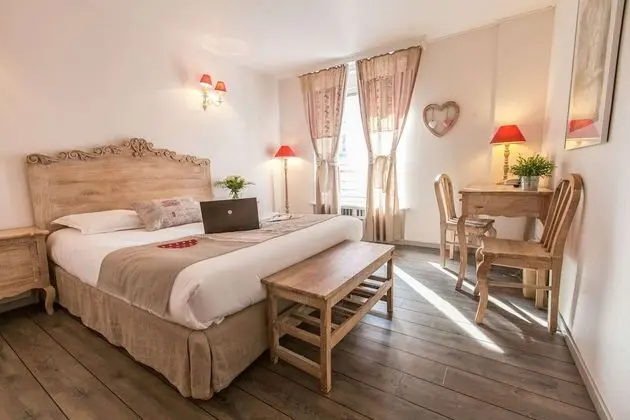 Comfort Tek Büyük Yataklı Oda