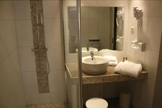 Comfort Tek Büyük Yataklı Oda