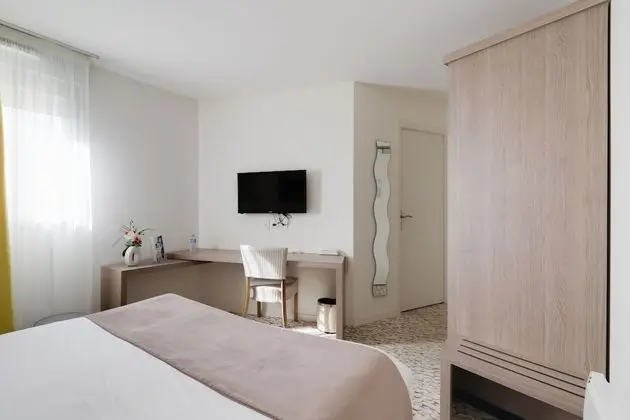 Comfort Büyük Yataklı Tek Kişilik Oda