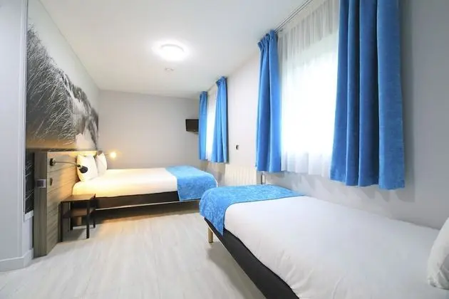 Üç Kişilik Oda