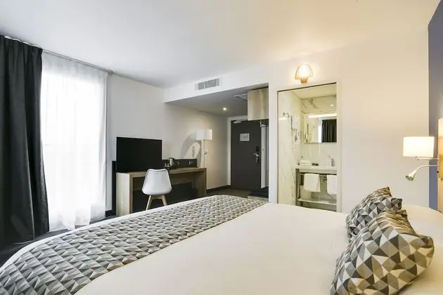 Standard Tek Büyük Yataklı Oda