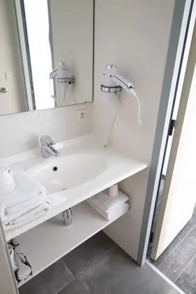 Comfort Tek Büyük veya İki Ayrı Yataklı Oda