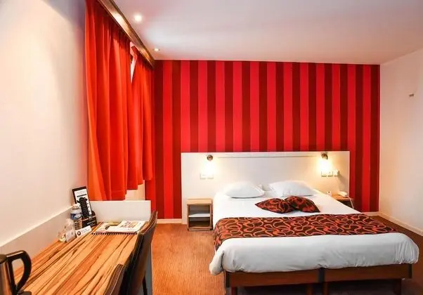 Superior Tek Büyük veya İki Ayrı Yataklı Oda