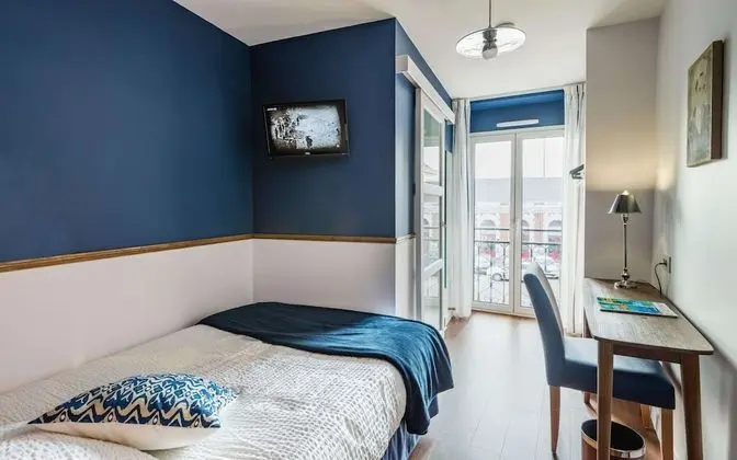 Standard Tek Büyük Yataklı Oda