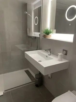 Üç Kişilik Oda
