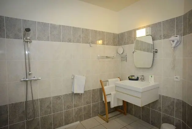 Comfort Üç Kişilik Oda, Özel Banyo
