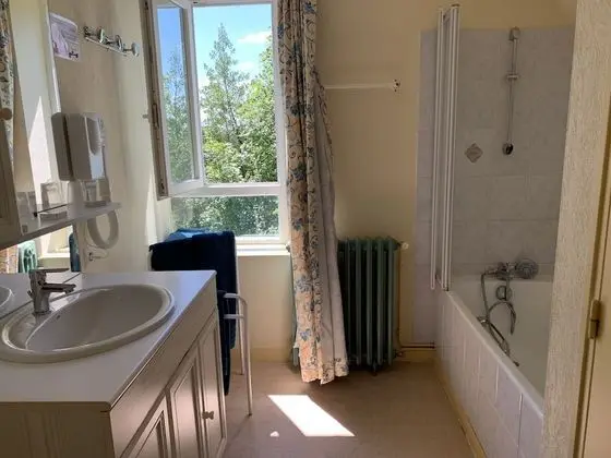 Üç Kişilik Oda