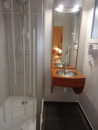 Üç Kişilik Oda