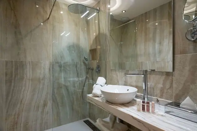 Comfort Tek Büyük Yataklı Oda