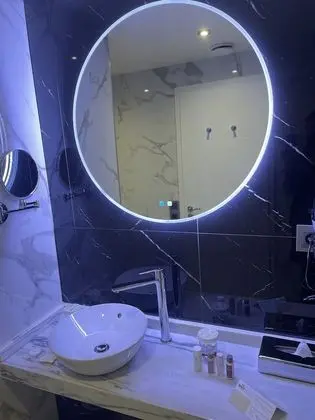 Premium Tek Büyük Yataklı Oda