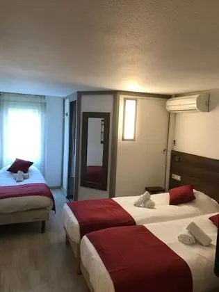 Üç Kişilik Oda