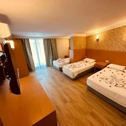 Standart Üç Kişilik Oda, Şehir Manzaralı