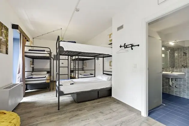 Ortak Ranzalı Oda, Sadece kadınlar için (4 people)