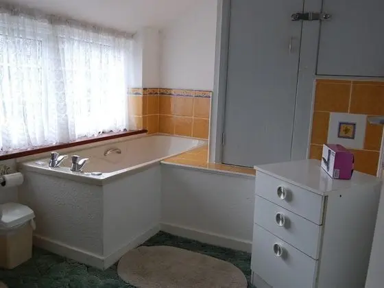 Tek Büyük Yataklı Oda, Banyolu/Duşlu