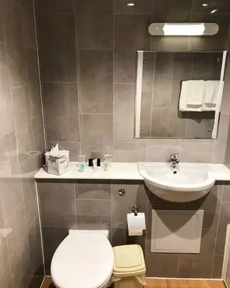 Standard Tek Büyük Yataklı Oda (without Window)