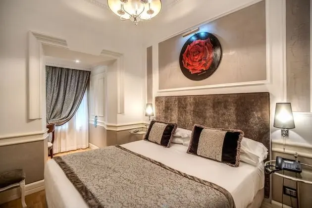 Basic Tek Büyük Yataklı Oda