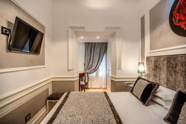 Basic Tek Büyük Yataklı Oda