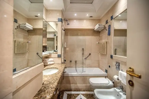 Basic Tek Büyük Yataklı Oda