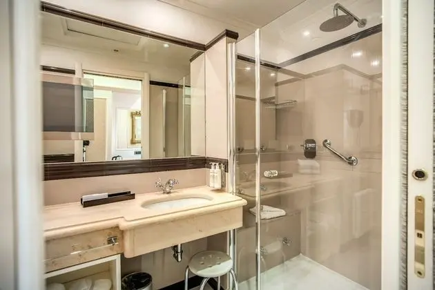 Deluxe Tek Büyük veya İki Ayrı Yataklı Oda