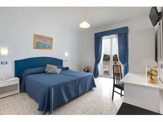 Üç Kişilik Oda, Balkon, Deniz Manzaralı
