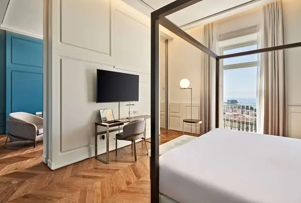 Deluxe Oda, 1 En Büyük (King) Boy Yatak, Deniz Manzaralı