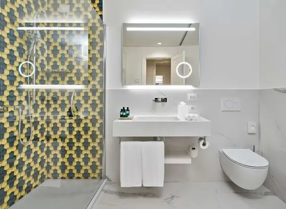 Deluxe Oda, 1 En Büyük (King) Boy Yatak, Deniz Manzaralı