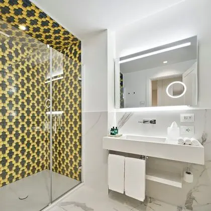 Junior Süit, 1 En Büyük (King) Boy Yatak, Deniz Manzaralı (Mbriana)